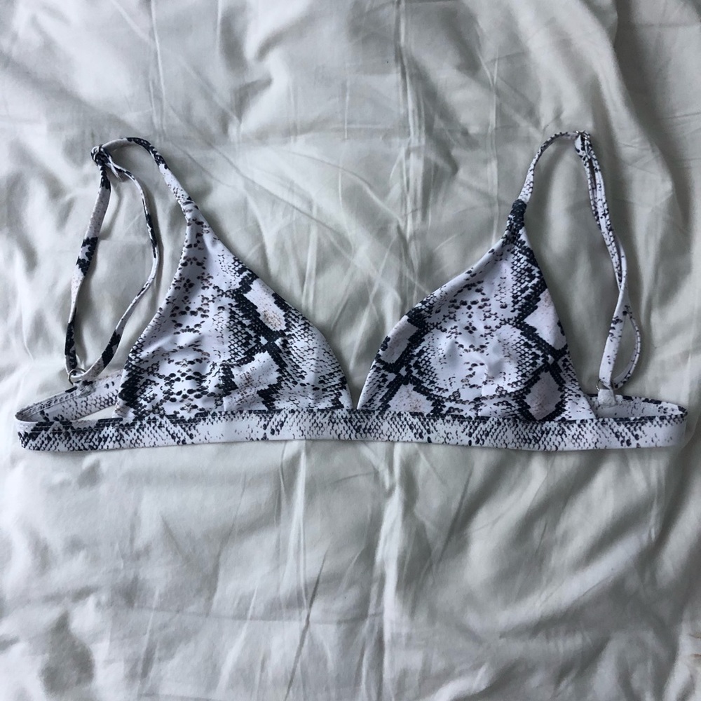 Snakeskin Triangle top - Picture 2 of 3